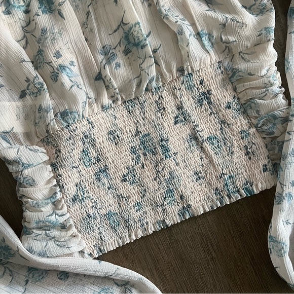 Free People Final Rose Ruched Cropped Blouse - Vintage Combo Cream Blue- Size XS - Picture 9 of 13